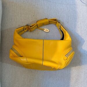 tod’s leather shoulder bag